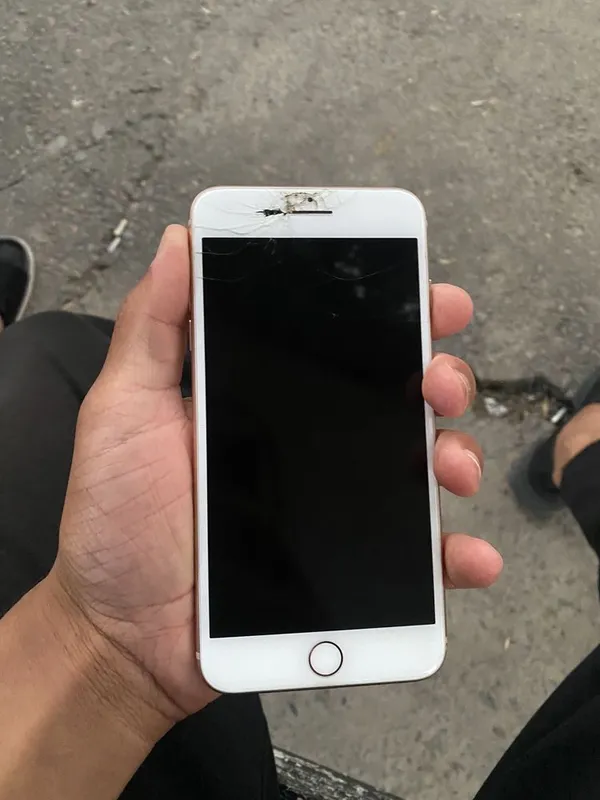 iPhone 8+ память 64, ёмкость 100 1 iPhone 8+ память 64, ёмкость 100 1