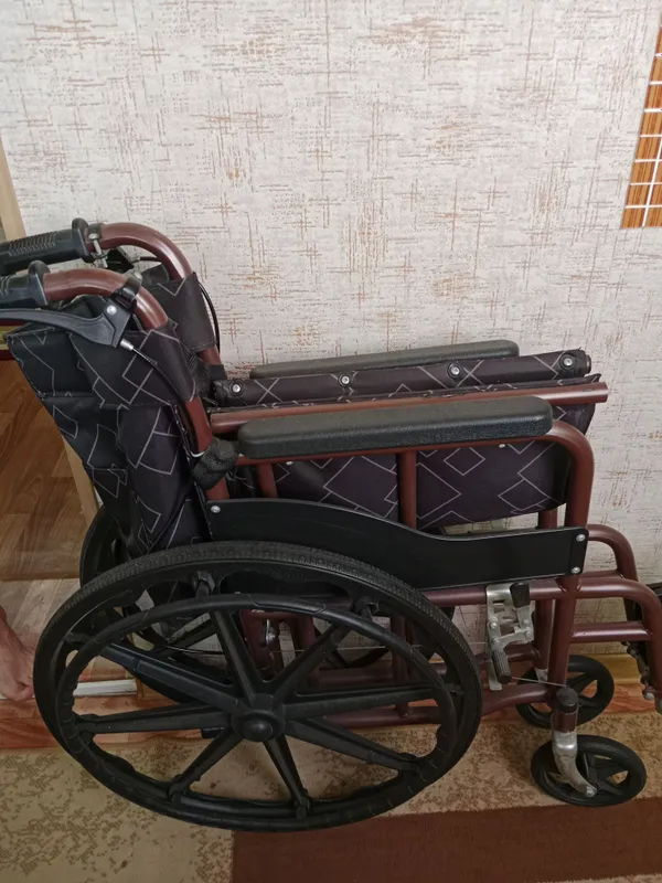продаётся инвалидная коляска 4 продаётся инвалидная коляска 4