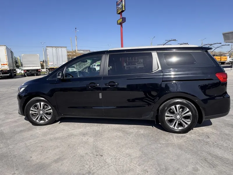 Kia Grand Carnival 2020 Benzin — фото 1