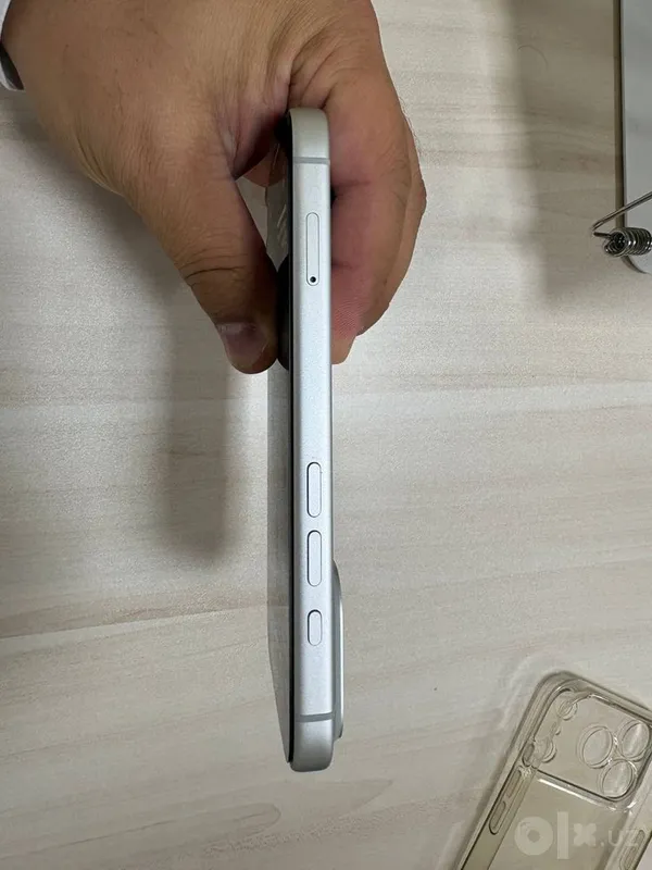 Apple 17 pro. 2 Apple 17 pro. 2