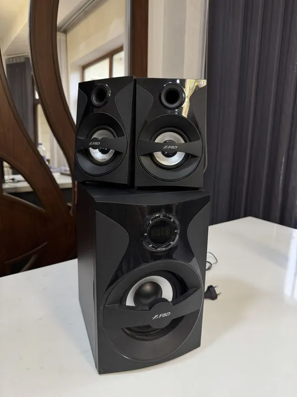 Акустическая система 2.1 F&D F380X (сабвуфер + 2 колонки) Акустическая система 2.1 F&D F380X (сабвуфер + 2 колонки)