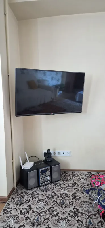 Продам б.у. LG 42LB552V — 42" Full HD Продам б.у. LG 42LB552V — 42" Full HD