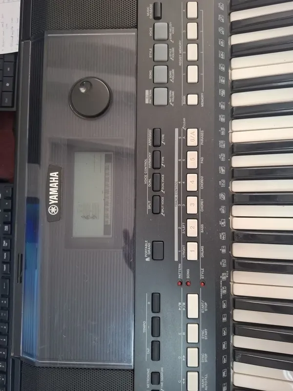 Sintezator YAMAHA E433 sotiladi 3 Sintezator YAMAHA E433 sotiladi 3