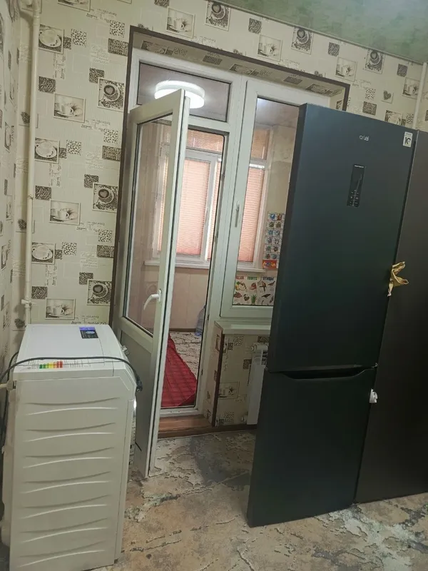 Srochna 7 mkr 2 xona 3 xona qilingan 1 etaj Jasorat 10