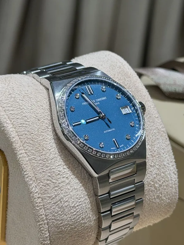 Женские часы Frederique Constant Highlife Automatic с бриллиантами 3 Женские часы Frederique Constant Highlife Automatic с бриллиантами 3