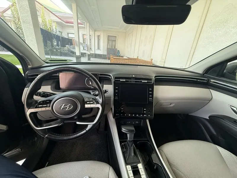 Hyundai Tucson High Tech, модель 2022 года 4 Hyundai Tucson High Tech, модель 2022 года 4