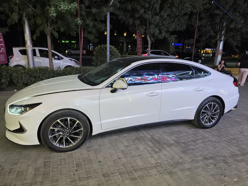 Hyundai sonata.. 2 Hyundai sonata.. 2