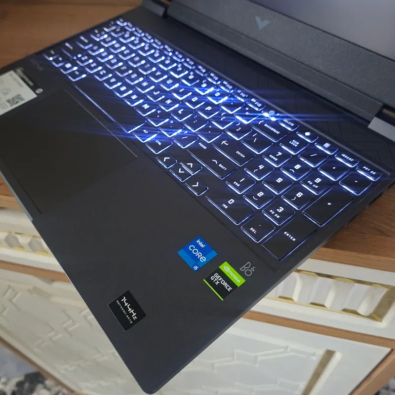 Core i5-12450H/ SSD 512gb/ Operativ xotira 16gb/ VGA: GTX 1650 2