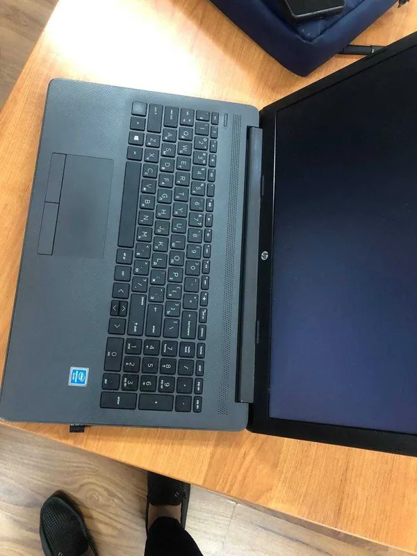 Noutbuk sotiladi HP 3