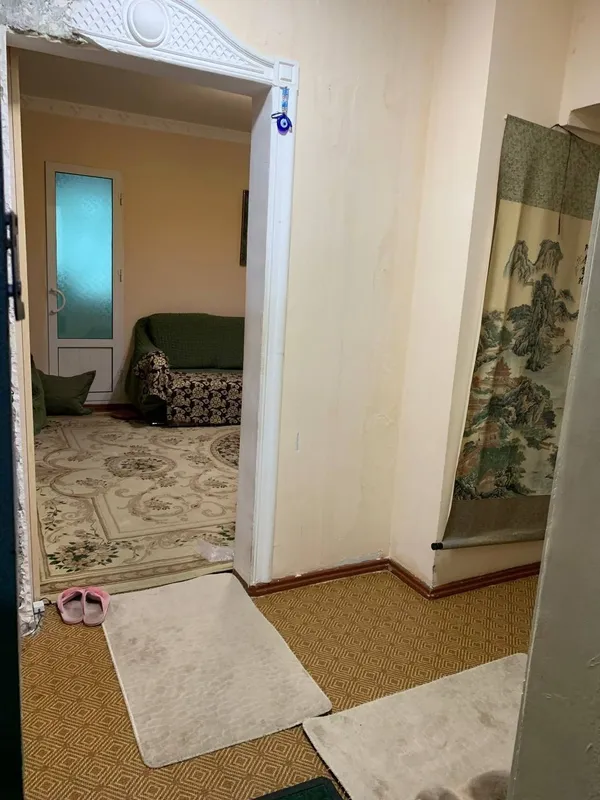 Продаётся однокомнатная квартира, раздельная планировка 3