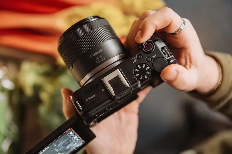 Canon R50v 14-30mm IS PZ 4K 60p 4.2.2 10bit — фото 3