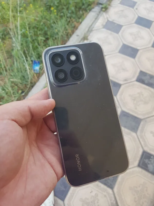 Honor x8c qora 128 tali 3 Honor x8c qora 128 tali 3