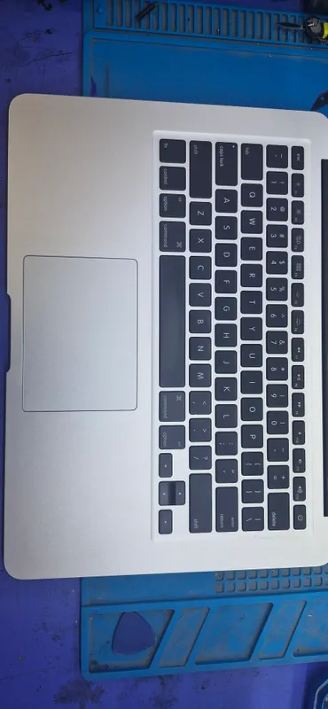 Macbook Air sotiladi holati ideal — фото 2 Macbook Air sotiladi holati ideal — фото 2