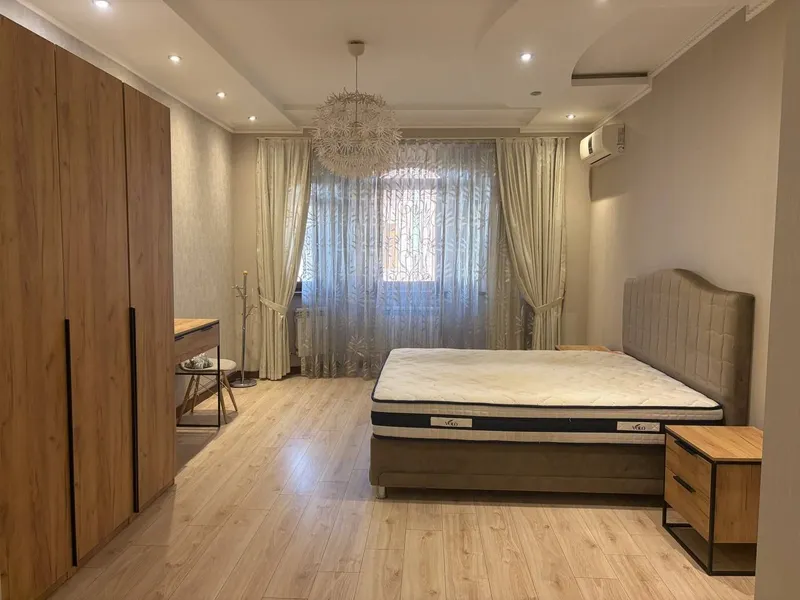 Nikitina ko‘chasidagi hashamatli yevrouy — 600 000 4