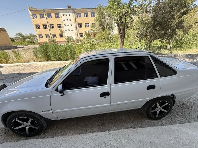 nexia 1.6 2015 yil sotiladi . 3
