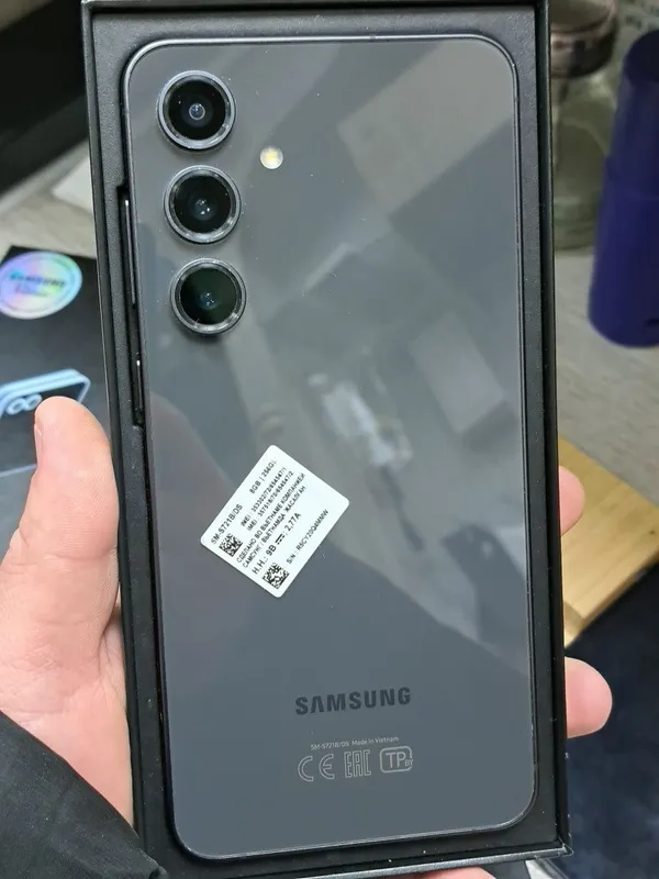 Samsung S24 FE память 8/256GB 1 Samsung S24 FE память 8/256GB 1