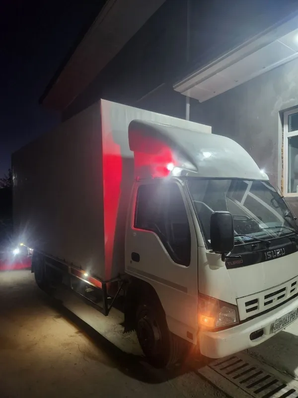 Isuzu 2009 yil sotiladi. 3