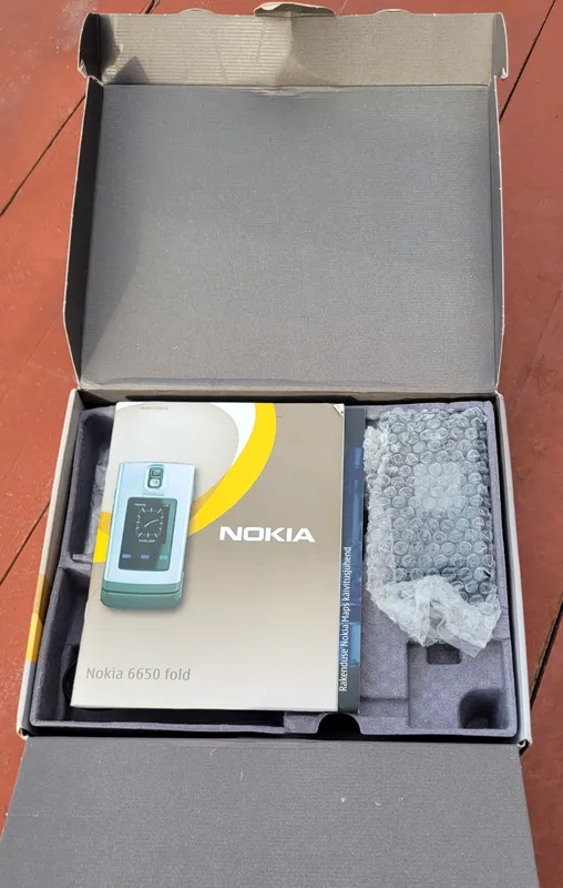 Nokia 6650 fold продаётся 2