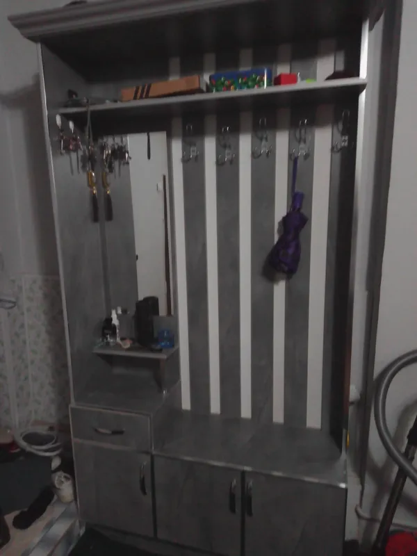 продам прихожую срочно