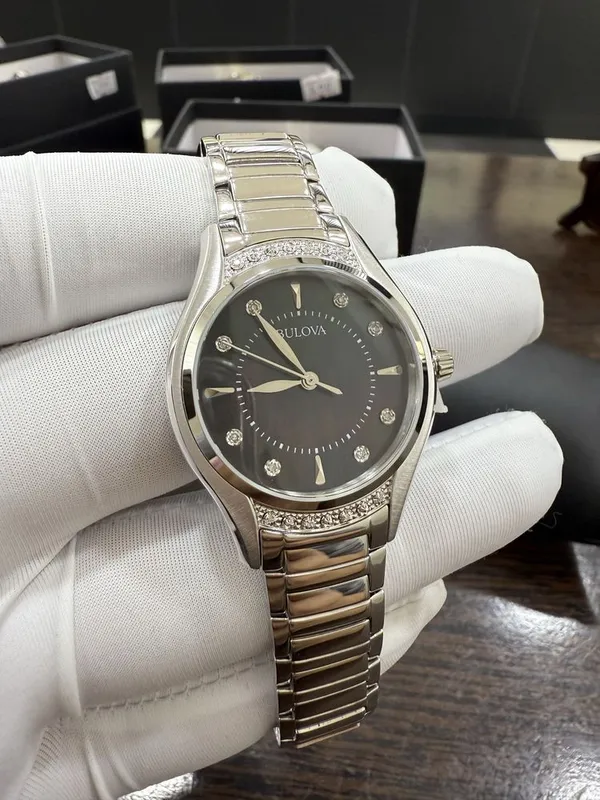 Женские Часы Bulova с бриллянтами — фото 1