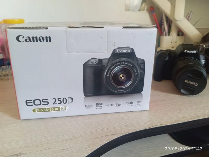 Canon EOS 250D fotoapparati — фото 2