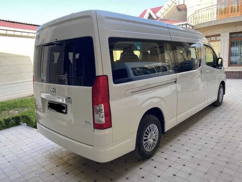 Тойота Хайс Toyota Hiace mikroavtobus — фото 3