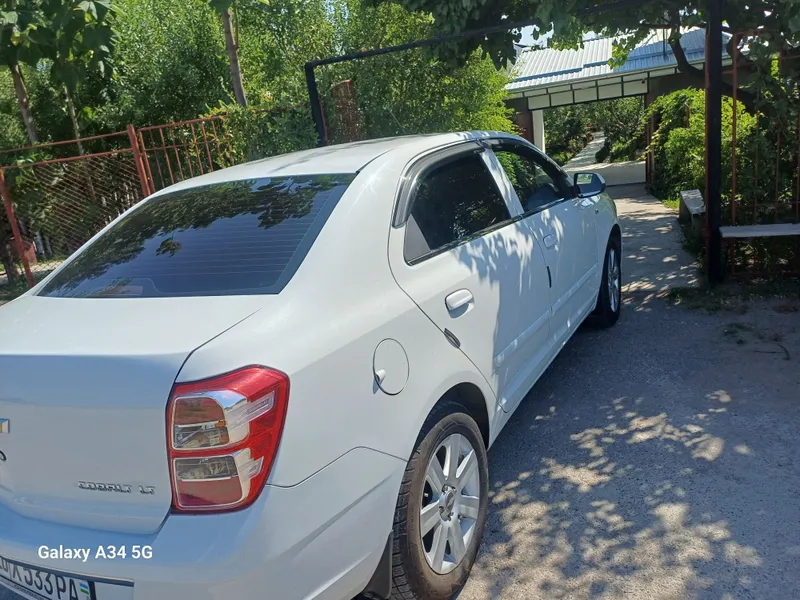 Chevrolet Cobalt 4