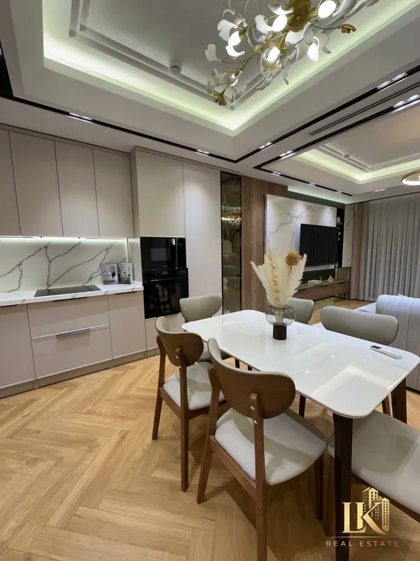 2-комнатная квартира в ЖК Piramit Tower, 67 м², 36/48, с ремонтом, вид на ул. Нукус 4