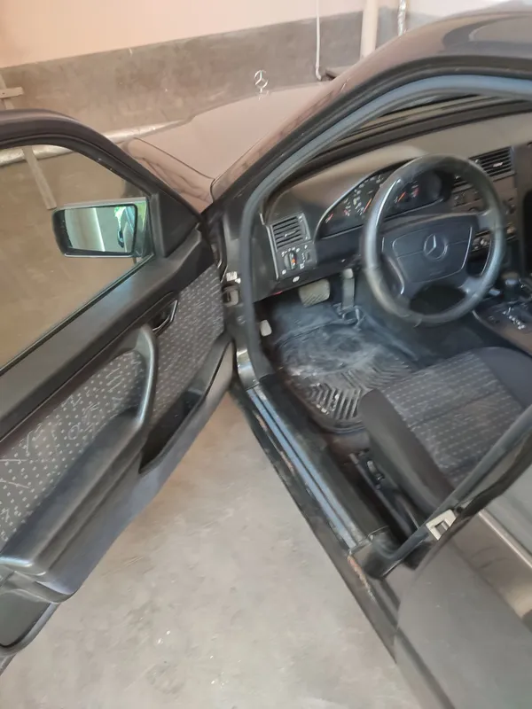 Mercedes-benz c180 6