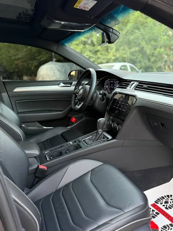 Volkswagen Arteon R 7 Volkswagen Arteon R 7