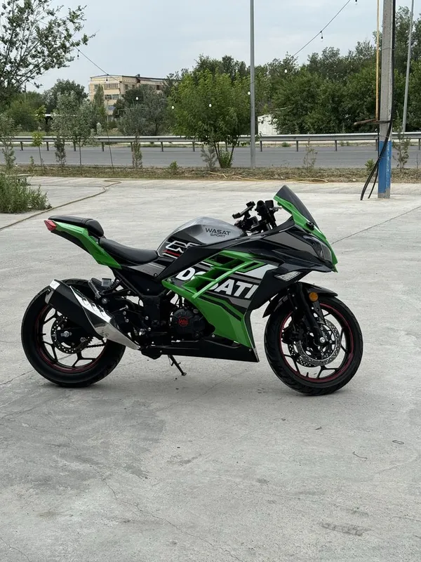 Мотоцикл SportBike 3 Мотоцикл SportBike 3
