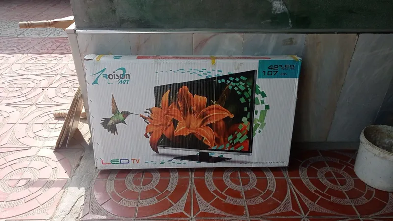 Televizor yangi kattasi