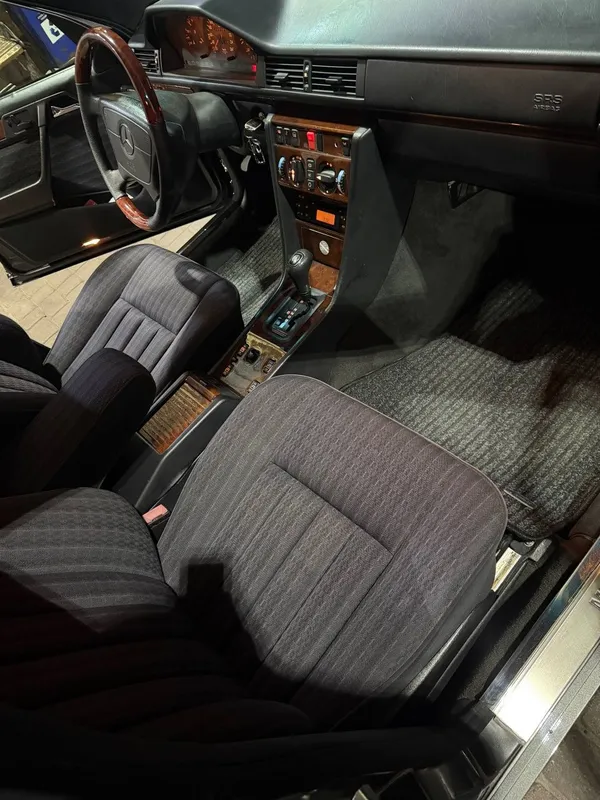 Продаётся Mercedes Benz w124 E320 отличном состоянии 9 Продаётся Mercedes Benz w124 E320 отличном состоянии 9