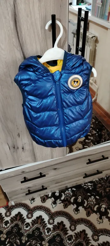 Продаётся жилетка 1 Продаётся жилетка 1