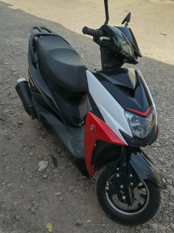 Скутер "Кавасаки" 150 кубов