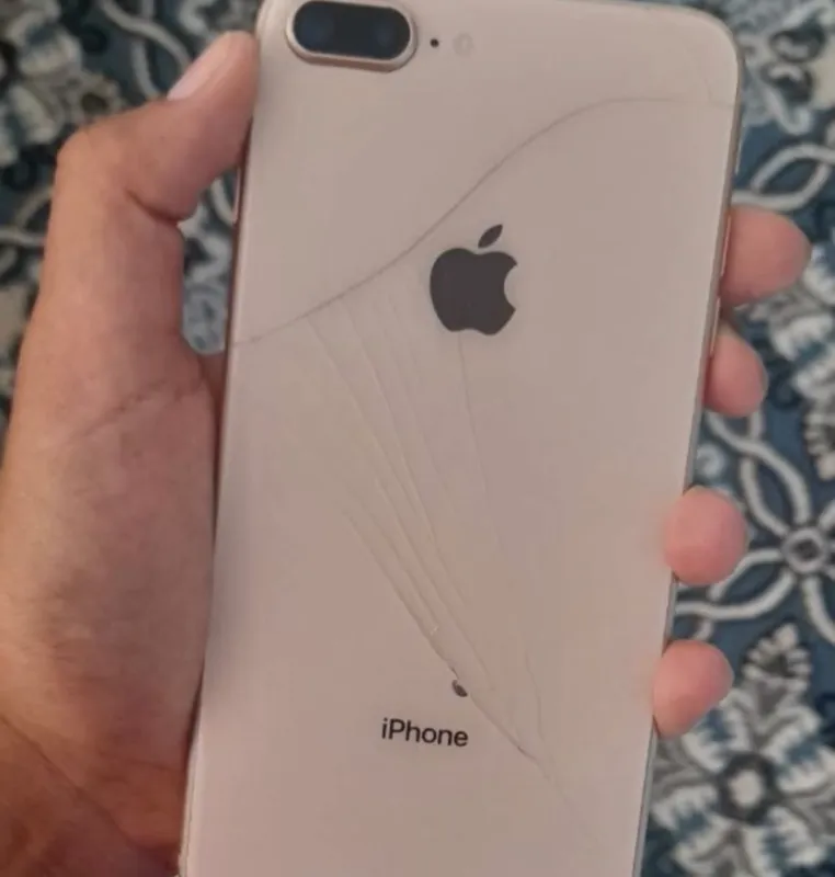 Iphone 8+ Rangi gold yomkist 100 aybi yoq Iphone 8+ Rangi gold yomkist 100 aybi yoq