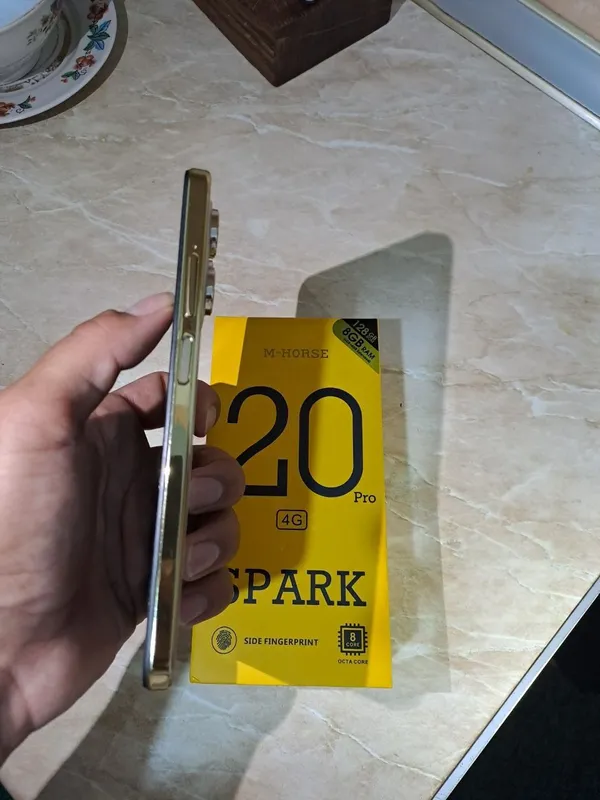Spark 20 pro 8/128 4 Spark 20 pro 8/128 4