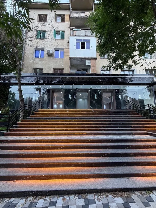 Продажа коммерческой недвижимости стадион Старт 90м2 + 70м2 терраса 2