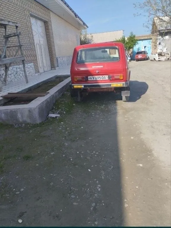 Lada niva 2121 sotiladi holati yaxshi qolgan malumotlar telda — фото 2