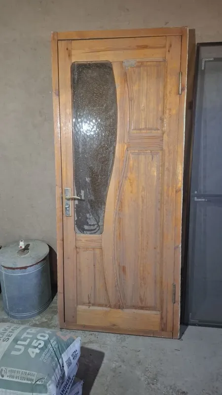 Eshik, rom holati yaxshi 2 Eshik, rom holati yaxshi 2
