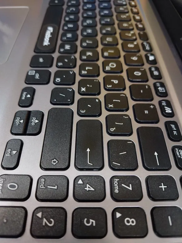 ASUS VivoBook X515EA 3