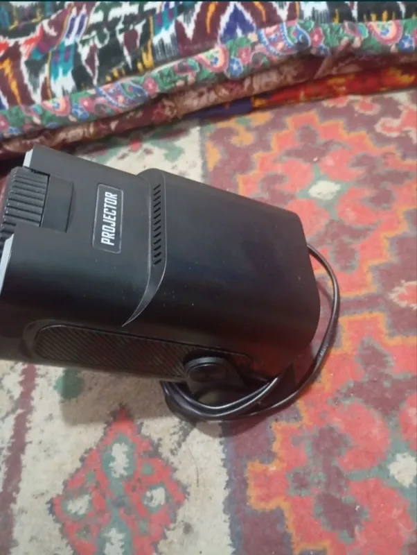 HY320 Mini Projector — фото 1