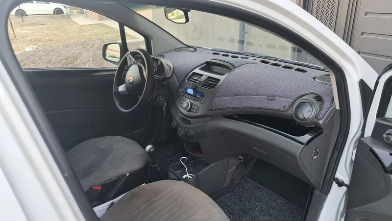 Spark 2020 yil rangi oq 3 Spark 2020 yil rangi oq 3