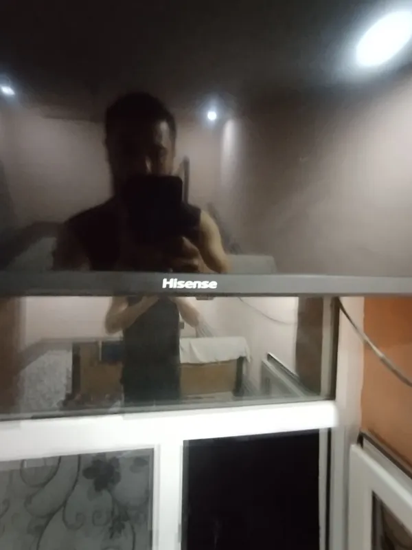 Telvizor 32 tali smart sotiladi HISANSE arginal ishlashlari zor aybi y