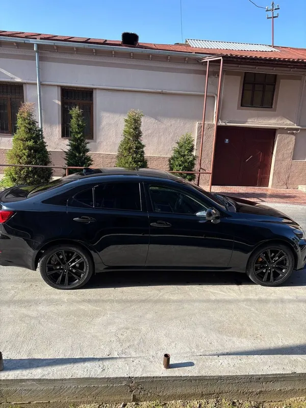 Lexus is sotiladi 3 Lexus is sotiladi 3