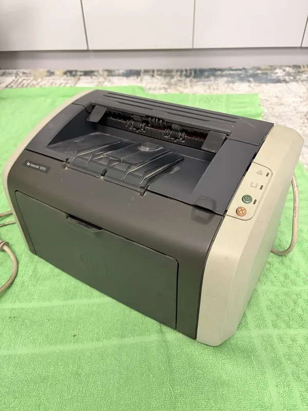 HP LaserJet 1010 printer 1