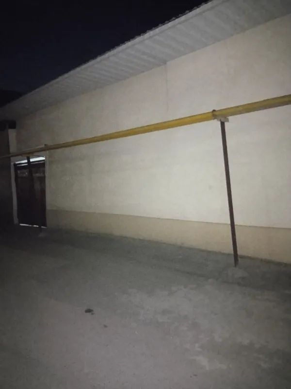 Uy sotiladi soʻtigi 100.000 $ DAN koʻchani yuzida joylashgan
