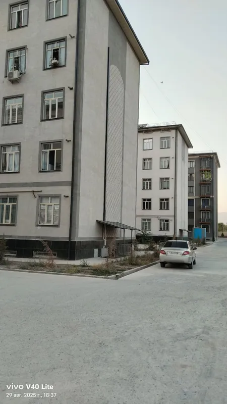 Kitob krug yonida Dom sotiladi 3 xona 64 kv metr hamma sharoiti bor — фото 1