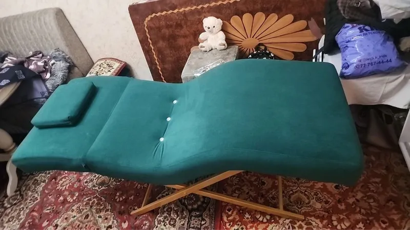Срочно подается Кушетка волна .