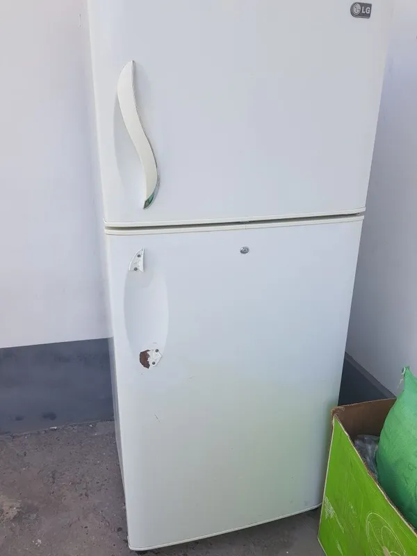 Eski olodilnik sotiladi Eski olodilnik sotiladi